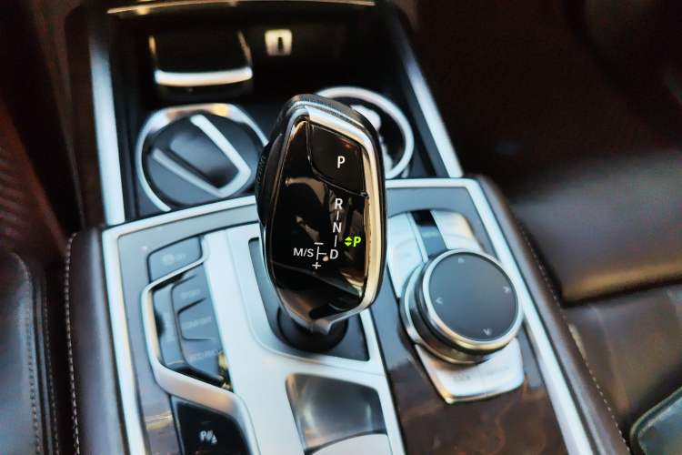 Used BMW 7 Series 2016 740Li Luxury Edition Gear Lever