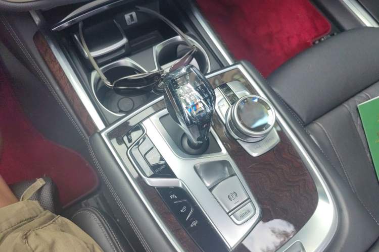 Used BMW 7 Series 2016 750Li xDrive Four-Seat Version Gear Lever