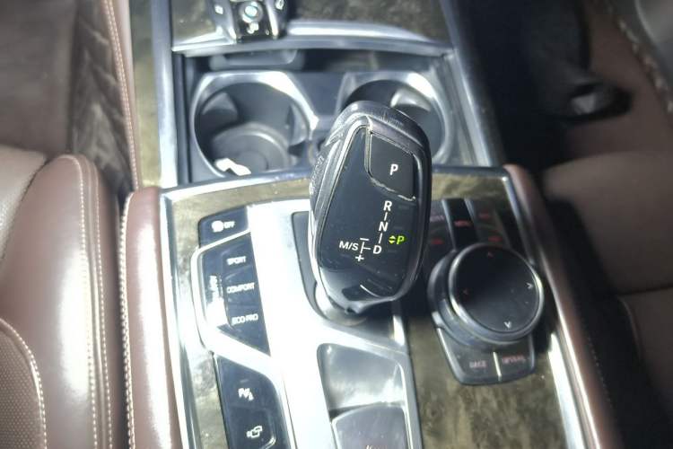 Used BMW 7 Series 2016 730Li Luxury Model Gear Lever