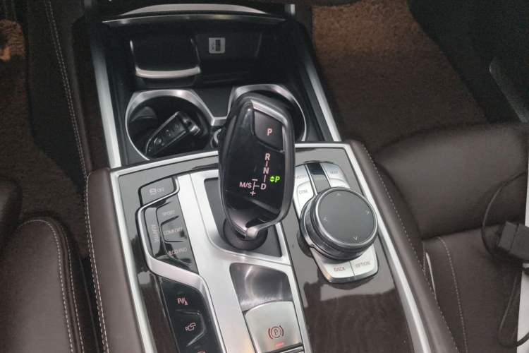 Used BMW 7 Series 2016 740Li Luxury Edition Gear Lever