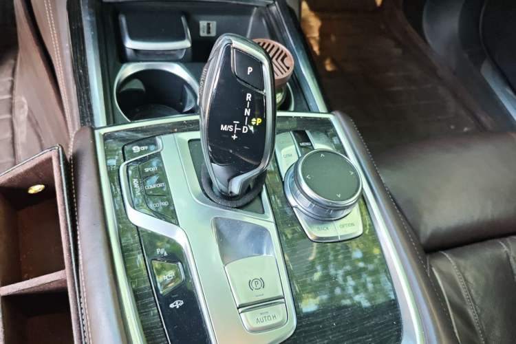 Used BMW 7 Series 2016 730Li Luxury Model Gear Lever