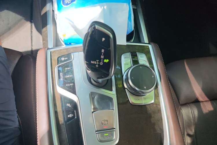 Used BMW 7 Series 2016 740Li Luxury Edition Gear Lever