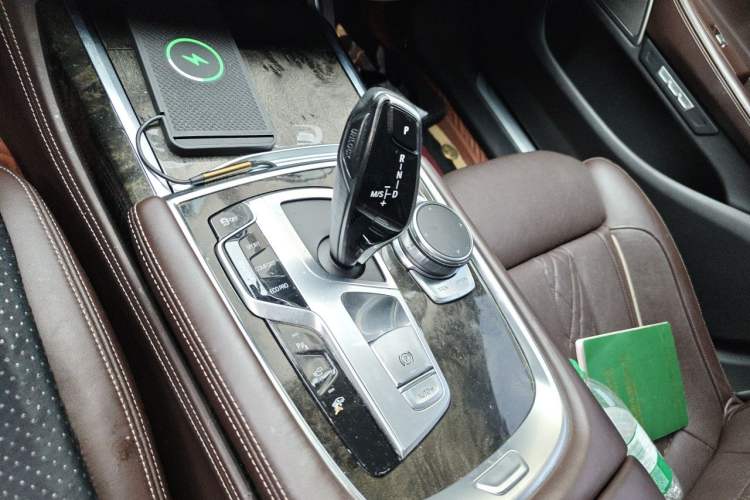 Used BMW 7 Series 2016 740Li Luxury Edition Gear Lever