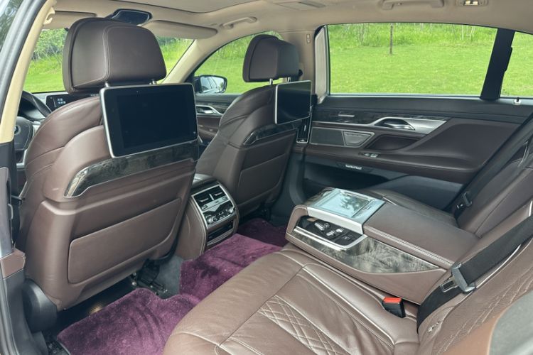 Used BMW 7 Series 2016 730Li Luxury Model Interior 4