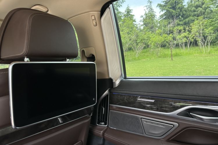 Used BMW 7 Series 2016 730Li Luxury Model Interior 9