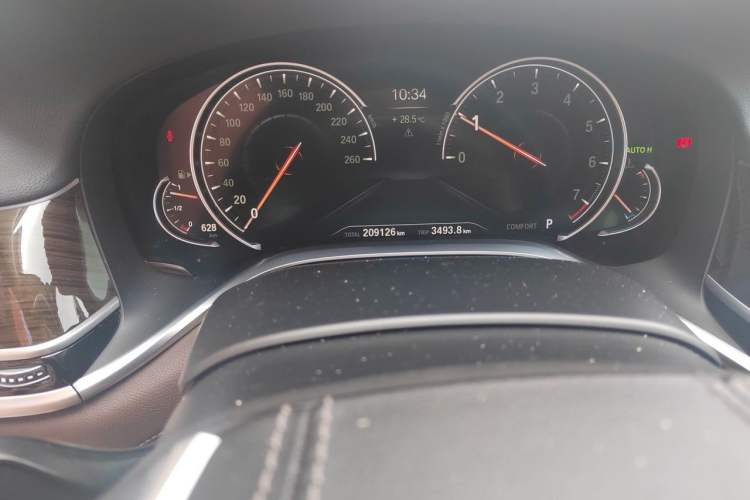 Used BMW 7 Series 2016 730Li Leading Model Odometer Close Up