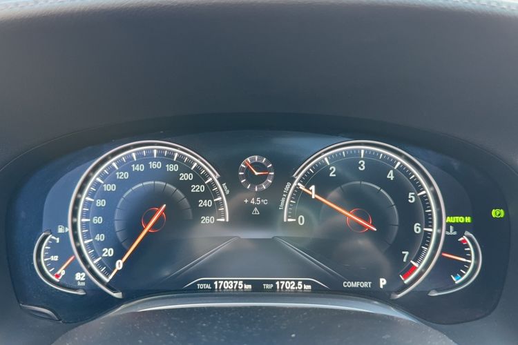 Used BMW 7 Series 2016 730Li Leading Model Odometer Close Up