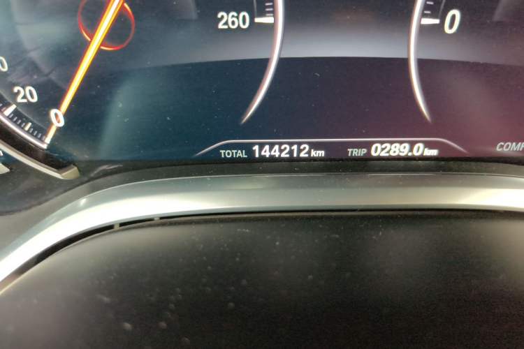 Used BMW 7 Series 2016 730Li Leading Model Odometer Close Up