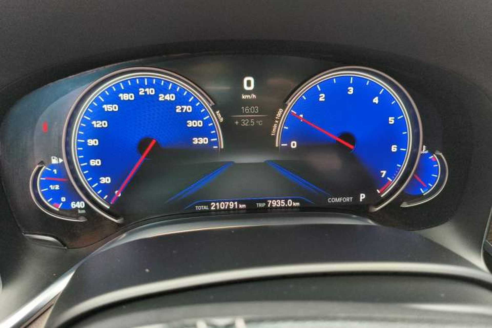 Used BMW 7 Series 2016 730Li Leading Model Odometer Close Up