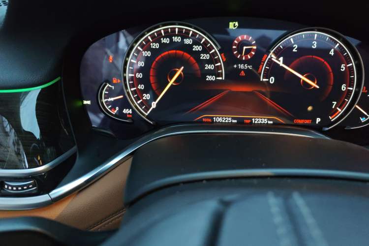 Used BMW 7 Series 2016 730Li Leading Model Odometer Close Up