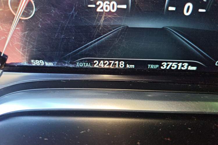Used BMW 7 Series 2016 730Li Leading Model Odometer Close Up