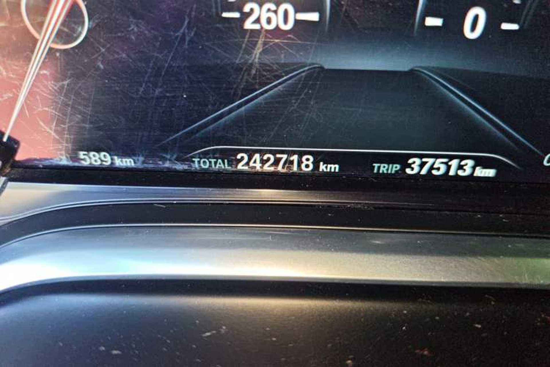 Used BMW 7 Series 2016 730Li Leading Model Odometer Close Up