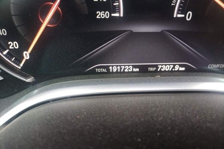 Used BMW 7 Series 2016 730Li Leading Model Odometer Close Up