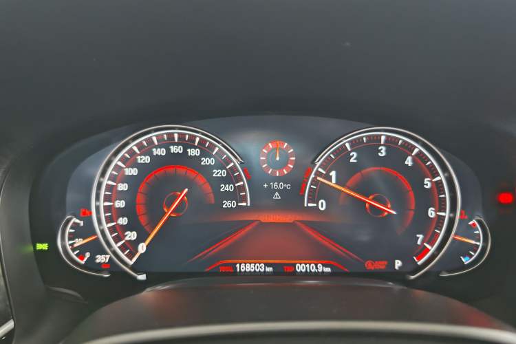 Used BMW 7 Series 2016 730Li Luxury Model Odometer Close Up