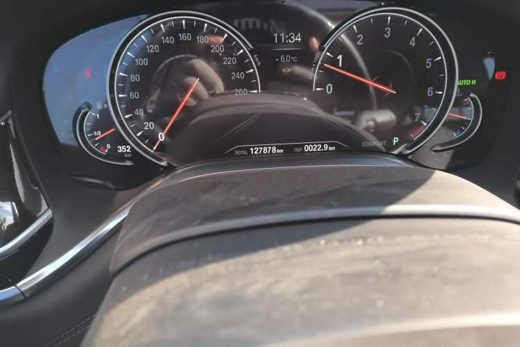 Used BMW 7 Series 2016 730Li Leading Model Odometer Close Up