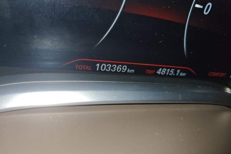 Used BMW 7 Series 2016 730Li Leading Model Odometer Close Up