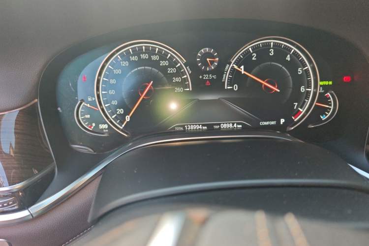 Used BMW 7 Series 2016 730Li Leading Model Odometer Close Up