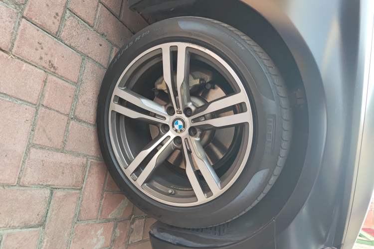 Used BMW 7 Series 2016 730Li Leading Model Right Front Wheel Hub
