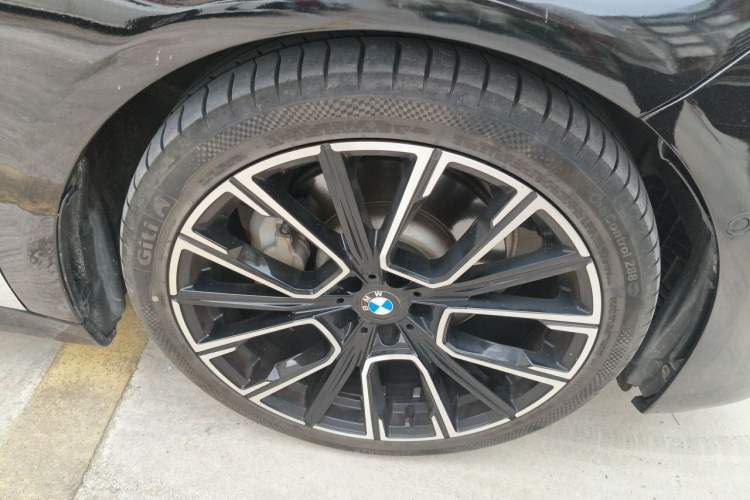 Used BMW 7 Series  Right Front Wheel Hub