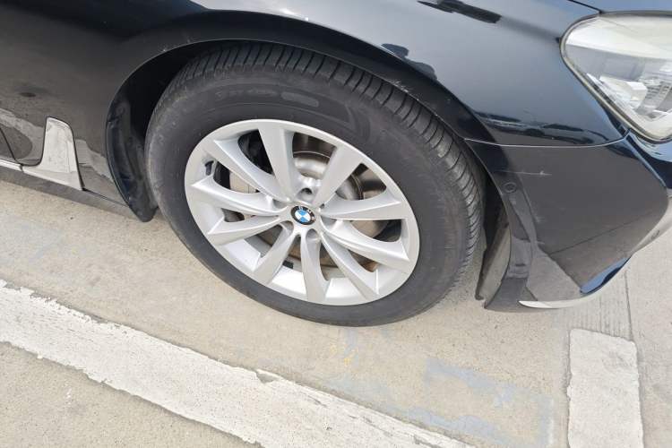 Used BMW 7 Series 2016 730Li Luxury Model Right Front Wheel Hub
