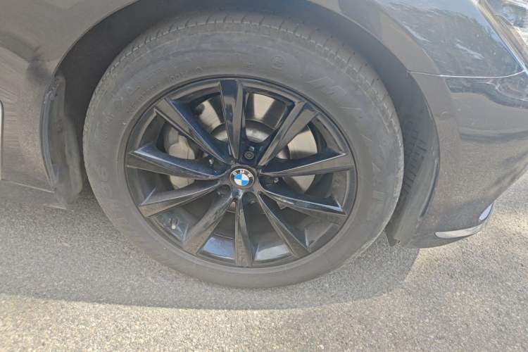 Used BMW 7 Series 2016 730Li Luxury Model Right Front Wheel Hub
