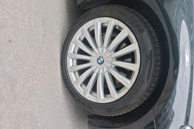 Used BMW 7 Series 2016 740Li Luxury Edition Right Front Wheel Hub