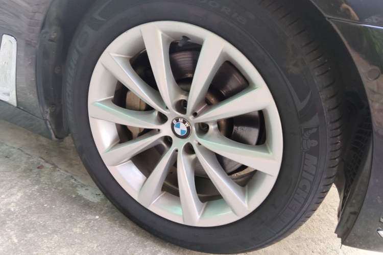 Used BMW 7 Series 2016 730Li Luxury Model Right Front Wheel Hub