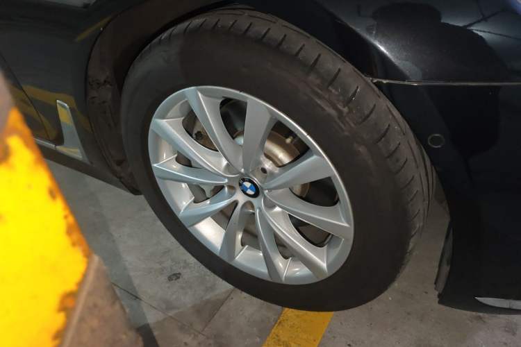 Used BMW 7 Series 2016 730Li Luxury Model Right Front Wheel Hub