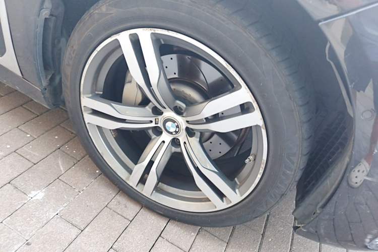 Used BMW 7 Series 2016 730Li Leading Model Right Front Wheel Hub