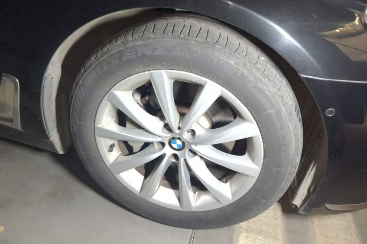 Used BMW 7 Series 2016 730Li Luxury Model Right Front Wheel Hub