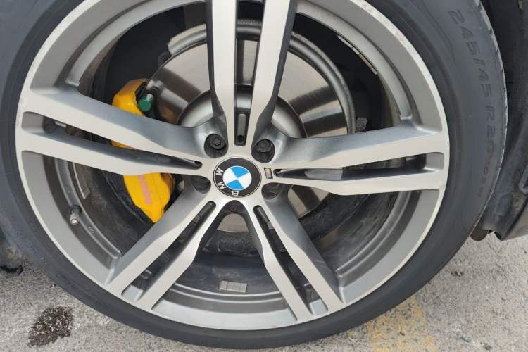 Used BMW 7 Series 2016 730Li Leading Model Right Front Wheel Hub