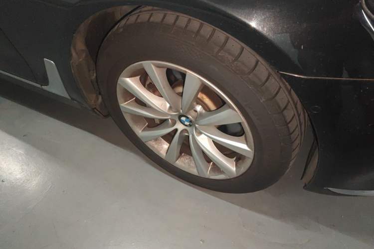 Used BMW 7 Series 2016 730Li Luxury Model Right Front Wheel Hub