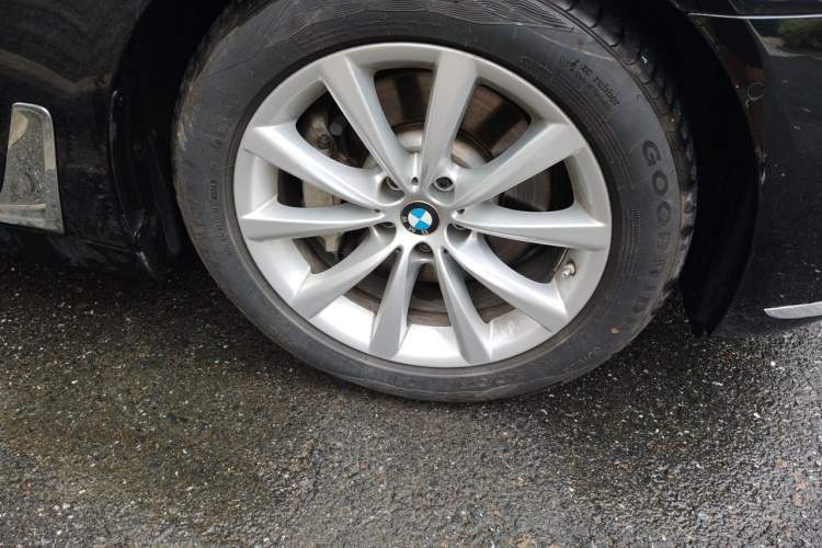 Used BMW 7 Series 2016 730Li Leading Model Right Front Wheel Hub