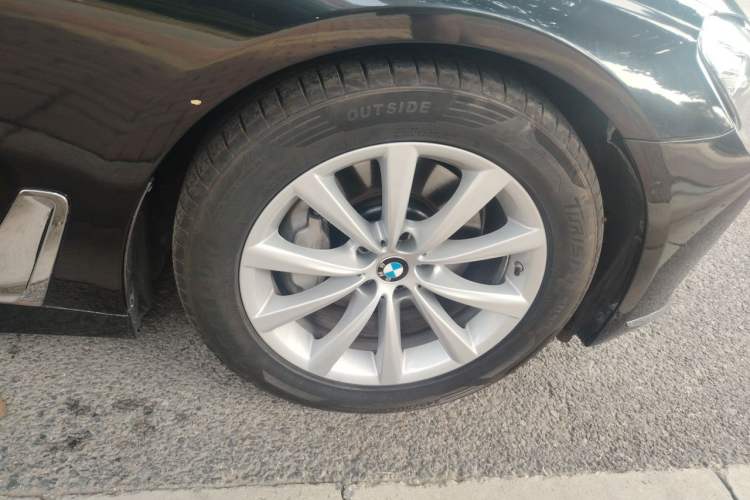 Used BMW 7 Series 2016 730Li Luxury Model Right Front Wheel Hub