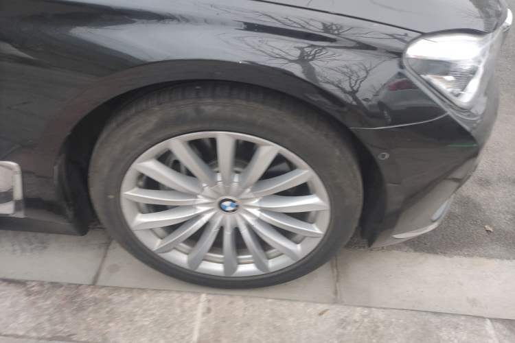 Used BMW 7 Series 2016 740Li Luxury Edition Right Front Wheel Hub