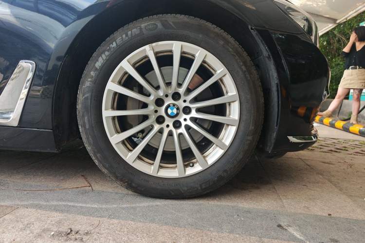 Used BMW 7 Series 2016 730Li Leading Model Right Front Wheel Hub