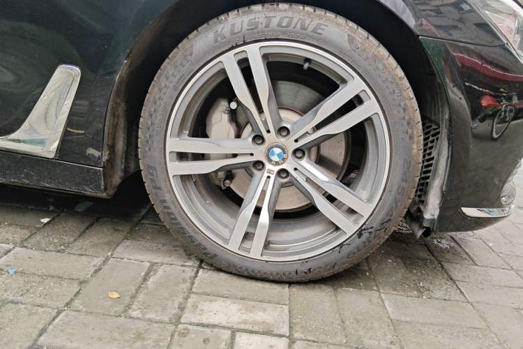 Used BMW 7 Series 2016 730Li Leading Model Right Front Wheel Hub