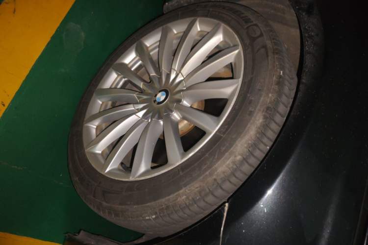 Used BMW 7 Series 2016 740Li Luxury Edition Right Front Wheel Hub