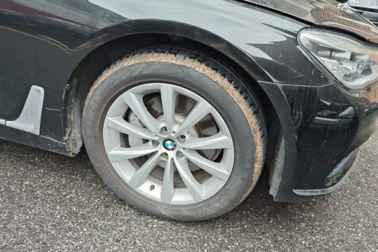Used BMW 7 Series 2016 730Li Luxury Model Right Front Wheel Hub
