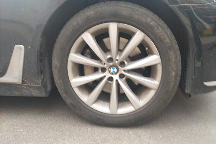 Used BMW 7 Series 2016 730Li Leading Model Right Front Wheel Hub