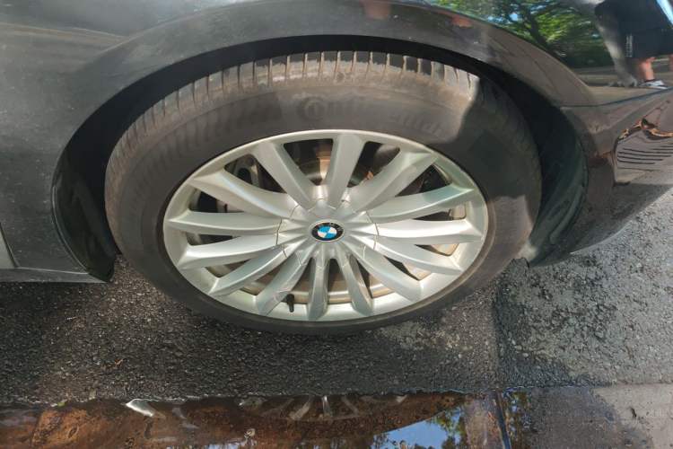 Used BMW 7 Series 2016 740Li Luxury Edition Right Front Wheel Hub