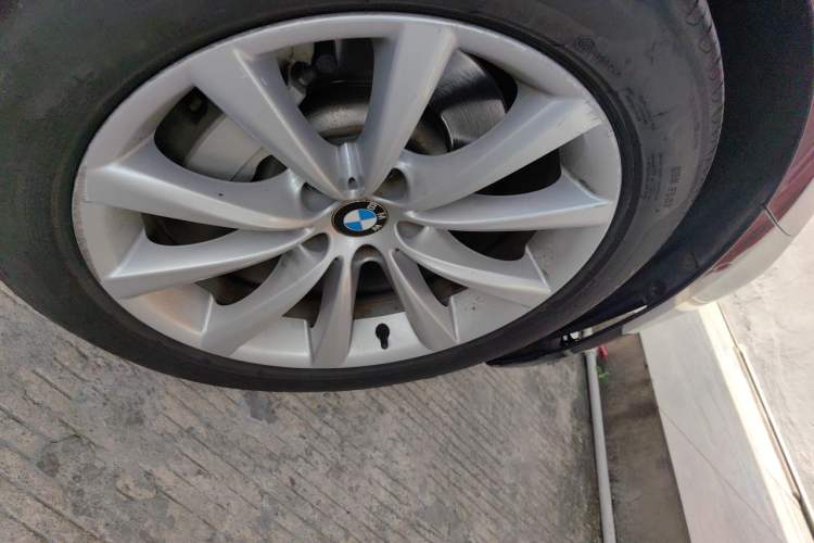 Used BMW 7 Series 2016 730Li Luxury Model Right Front Wheel Hub
