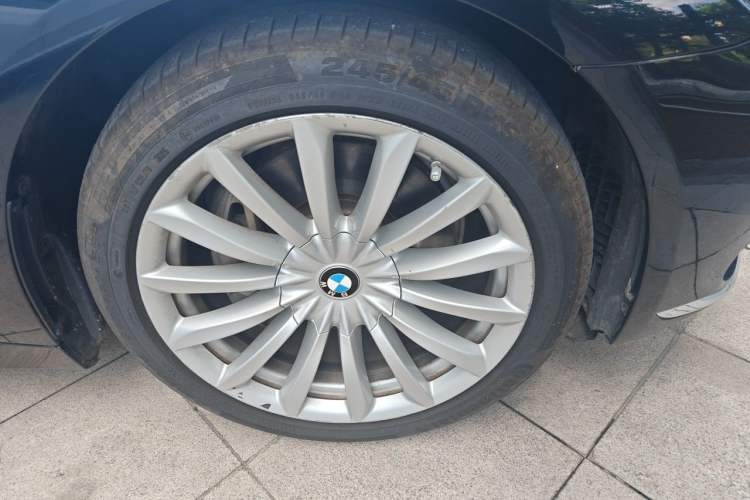 Used BMW 7 Series 2016 740Li Luxury Edition Right Front Wheel Hub