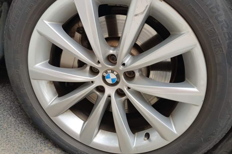 Used BMW 7 Series 2016 730Li Leading Model Right Front Wheel Hub