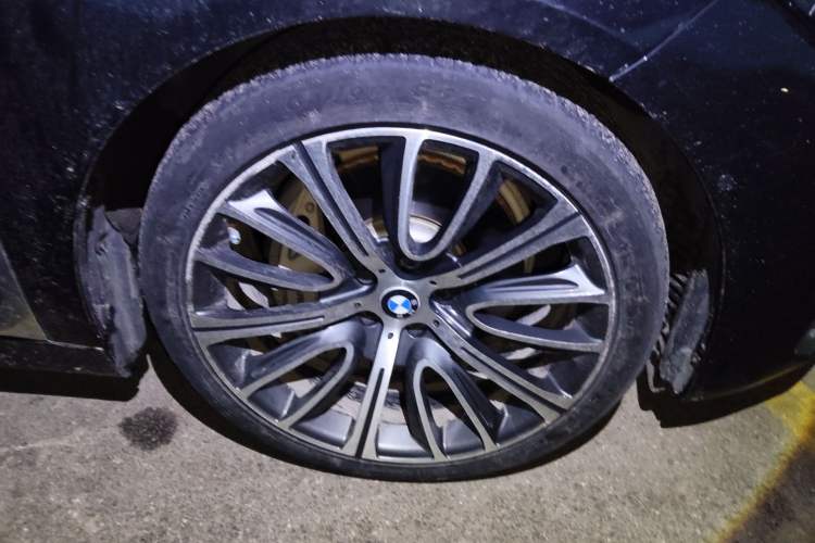 Used BMW 7 Series 2016 740Li Luxury Edition Right Front Wheel Hub