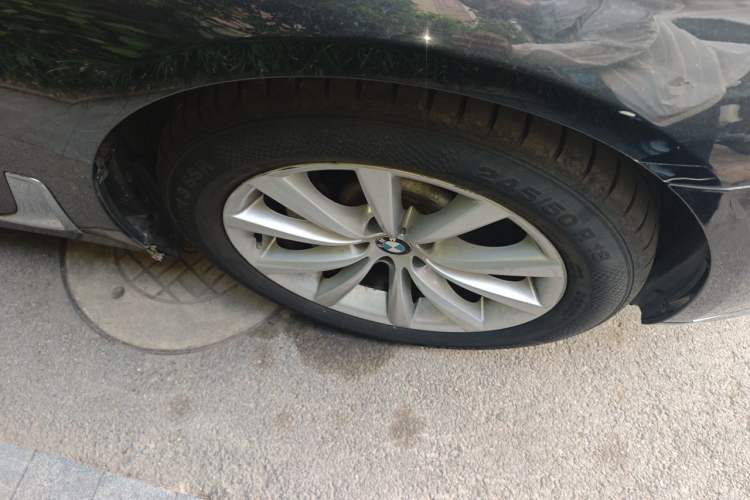 Used BMW 7 Series 2016 730Li Leading Model Right Front Wheel Hub