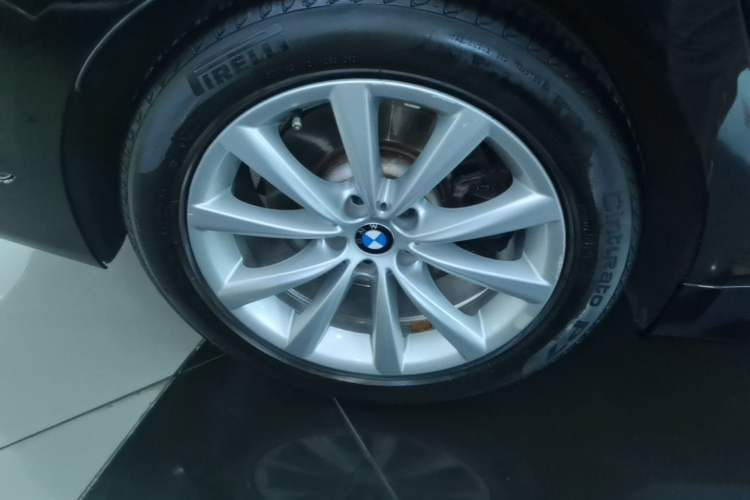Used BMW 7 Series 2016 730Li Leading Model Right Rear Wheel Hub