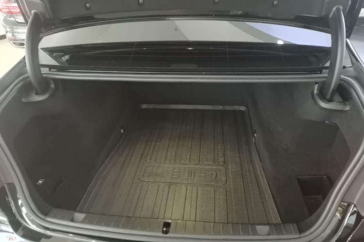 Used BMW 7 Series 2016 730Li Leading Model Trunk