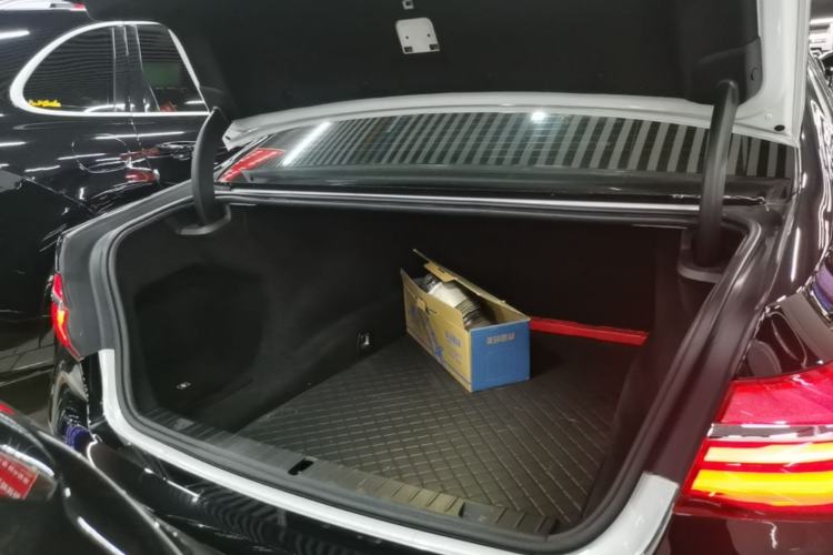 Used BMW 7 Series 2016 730Li Leading Model Trunk