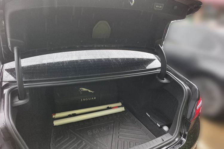 Used BMW 7 Series  Trunk
